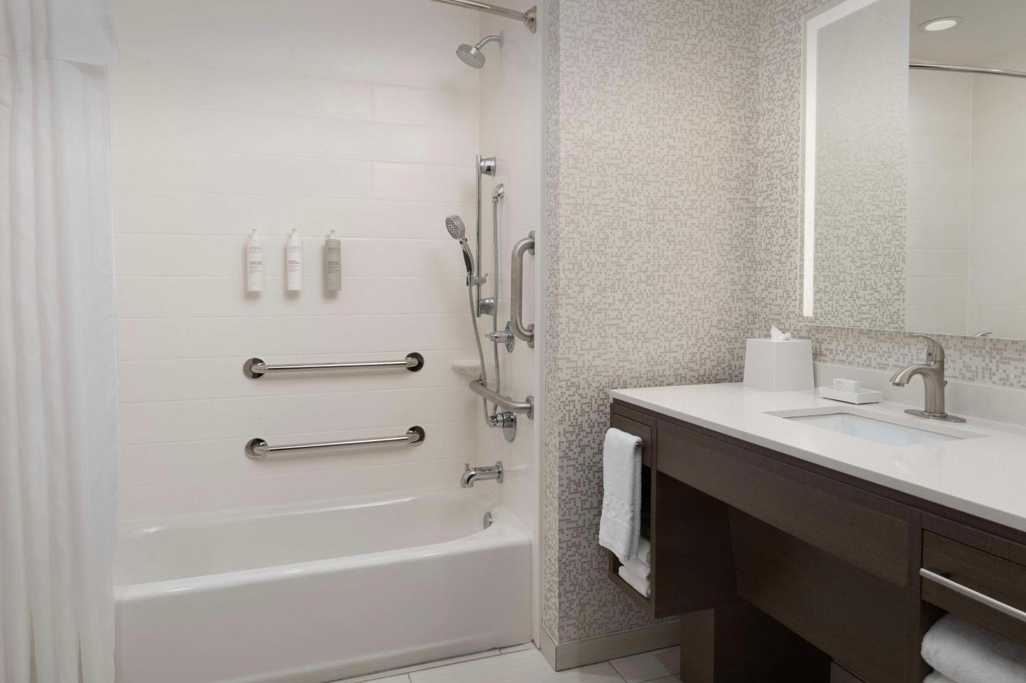 Hotel Home2 By Hilton Dallas Flower Mound