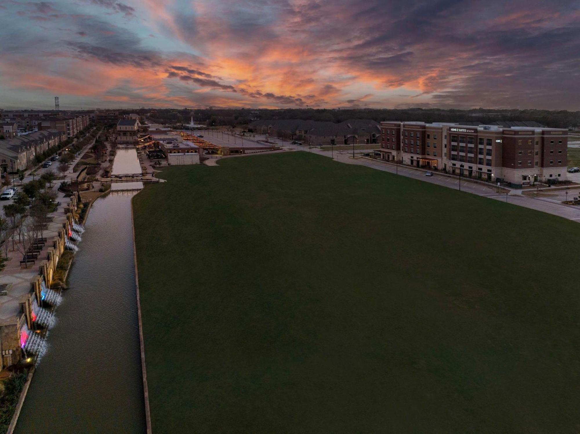 Home2 By Hilton Dallas 3*