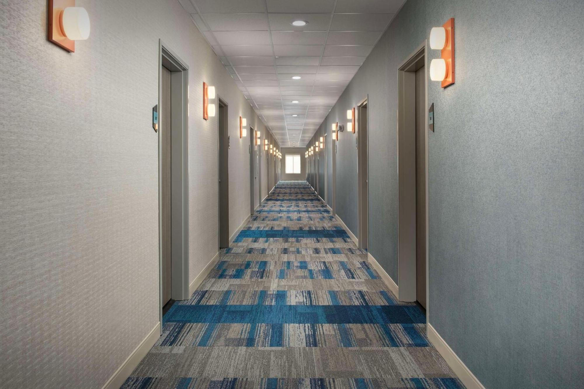 Home2 By Hilton Dallas Hotel 3*
