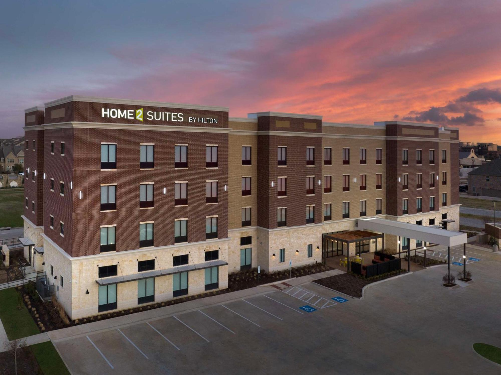 Home2 By Hilton Dallas